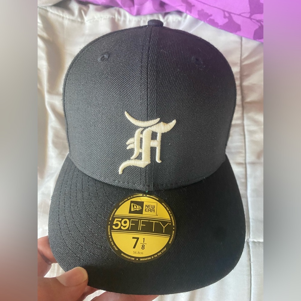 Fear of God Essentials Black 59FIFTY Fitted 7 1/8 worn 5 times